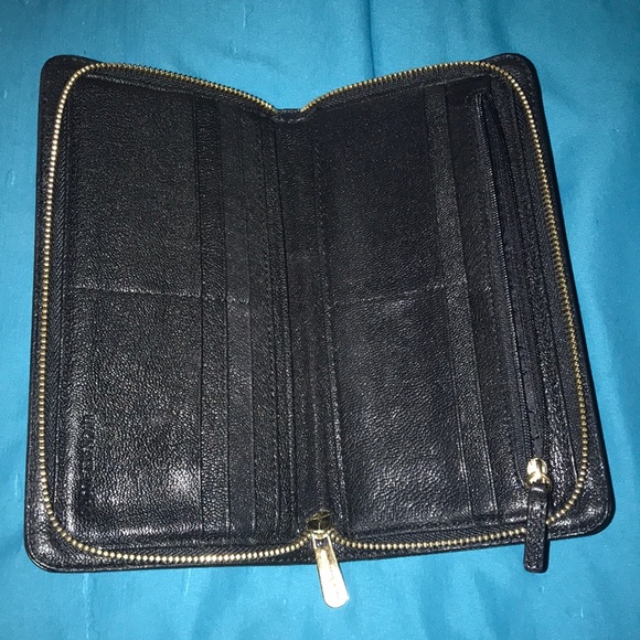 Michael Kors Wallet - Picture 2 of 4